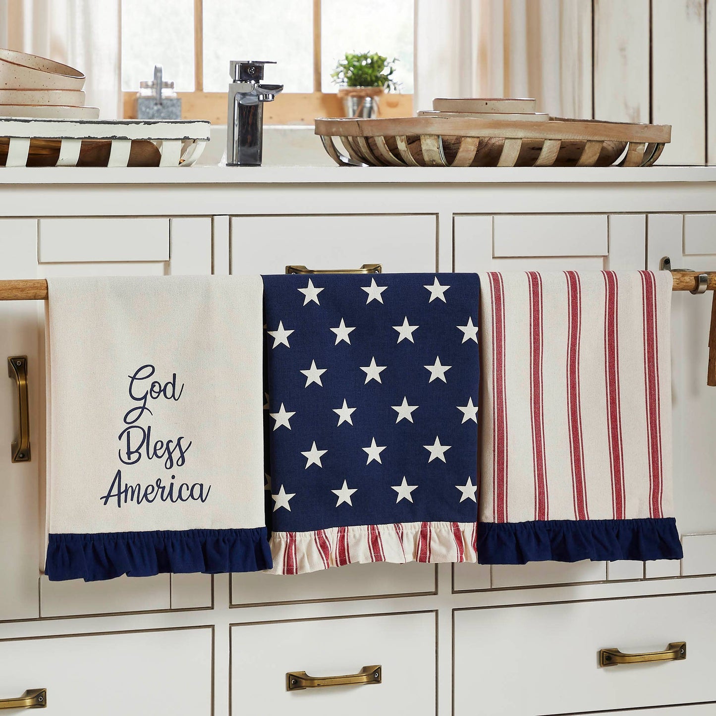 Americana Collection Hatteras Stars Ruffled Tea Towel Set of 3