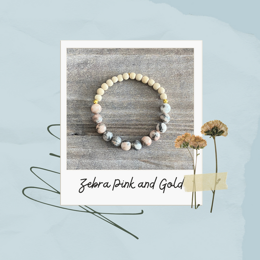 Pulsera de cebra rosa y dorada