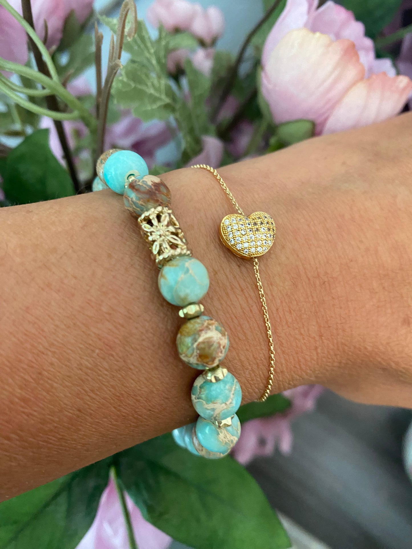 Ensemble de bracelets en jaspe sédimentaire marin avec cœur gonflé