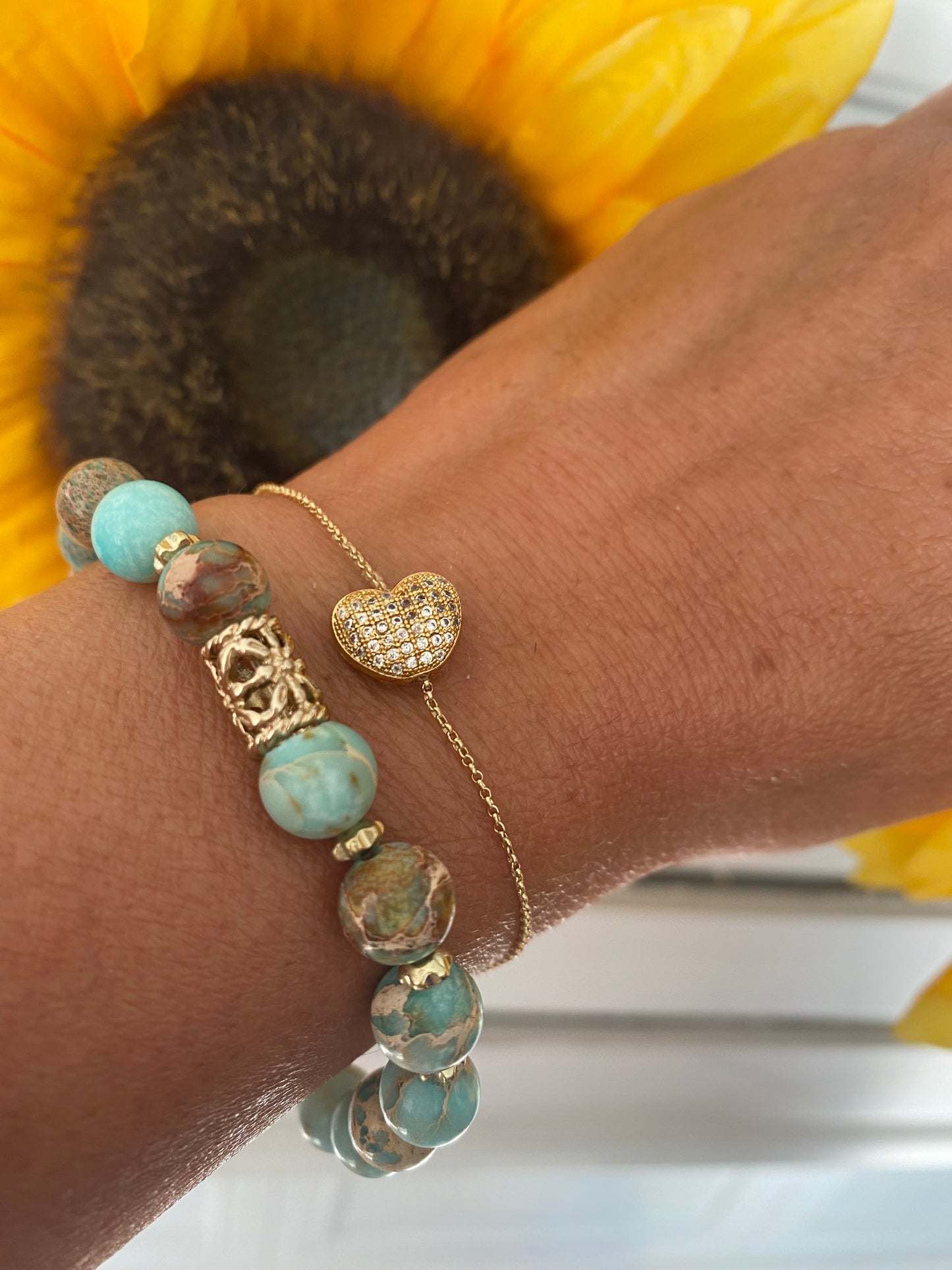 Ensemble de bracelets en jaspe sédimentaire marin avec cœur gonflé