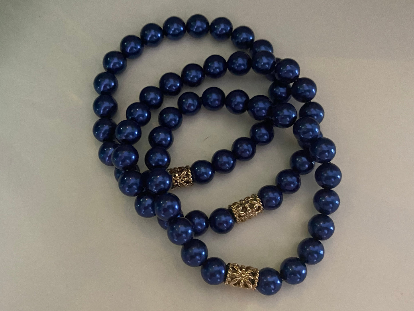 Bracelet de perles bleu marine