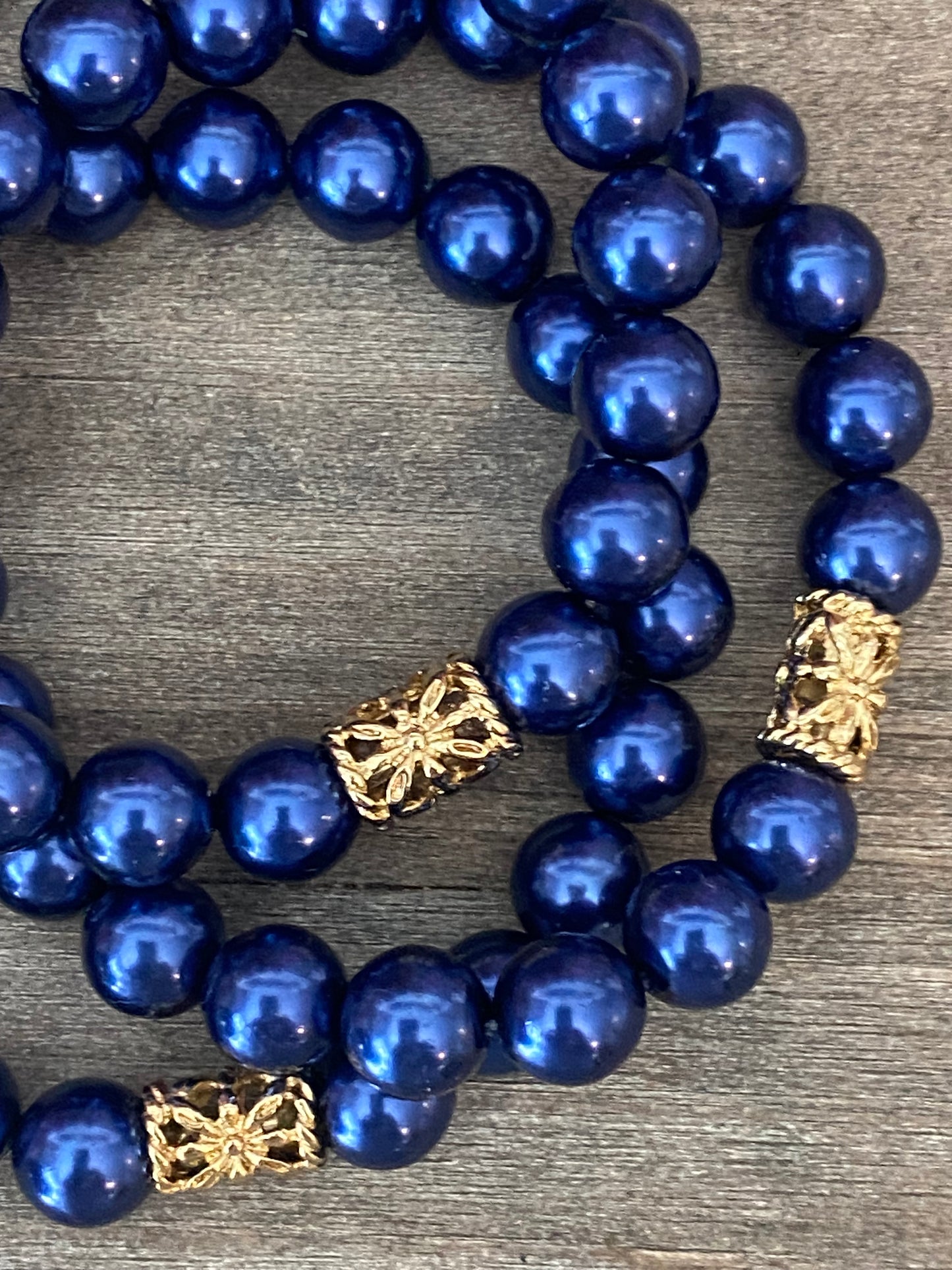 Bracelet de perles bleu marine