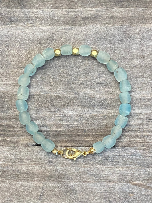 Pulsera de vidrio reciclado