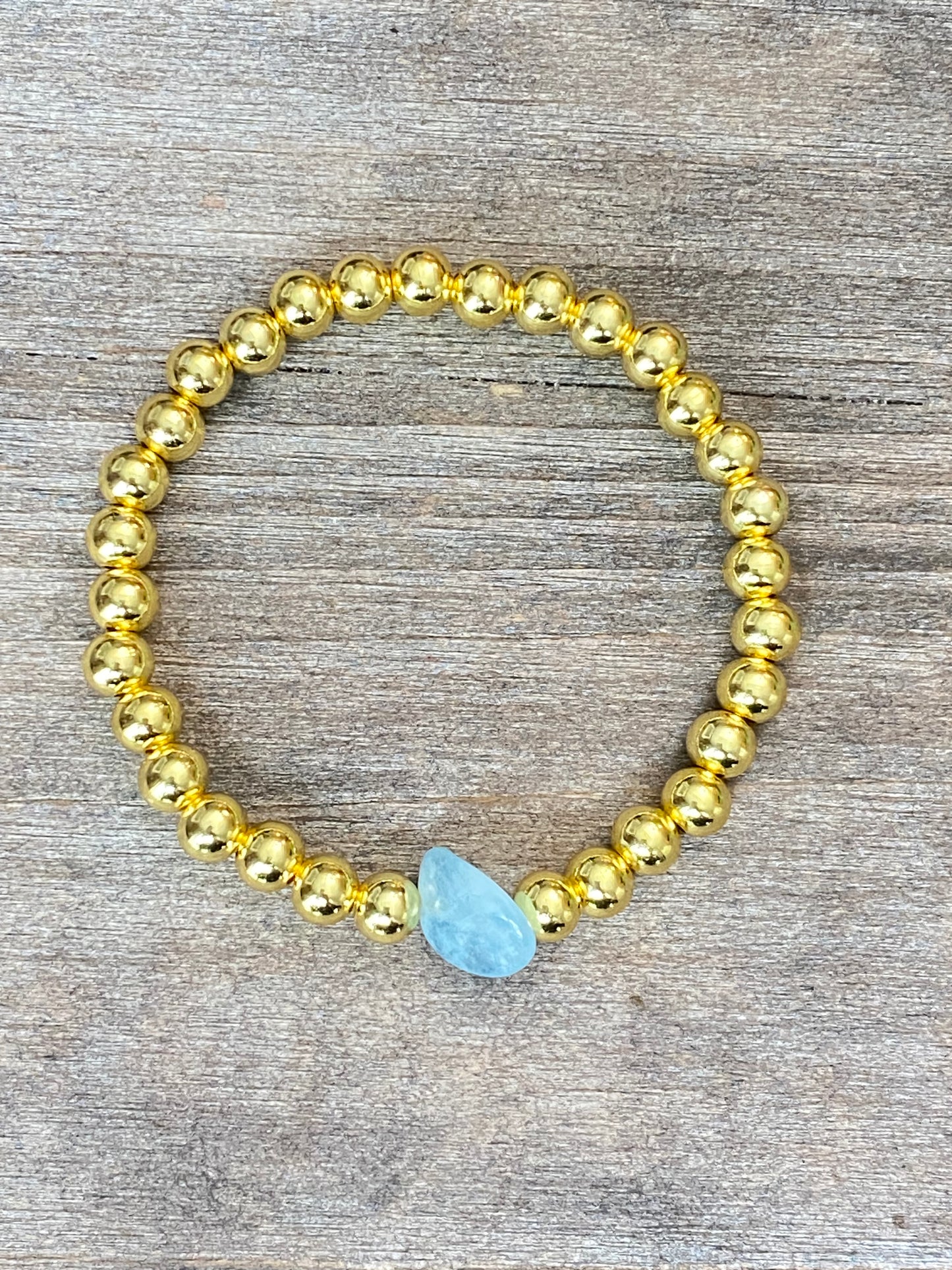 Bracelet en or avec aigue-marine