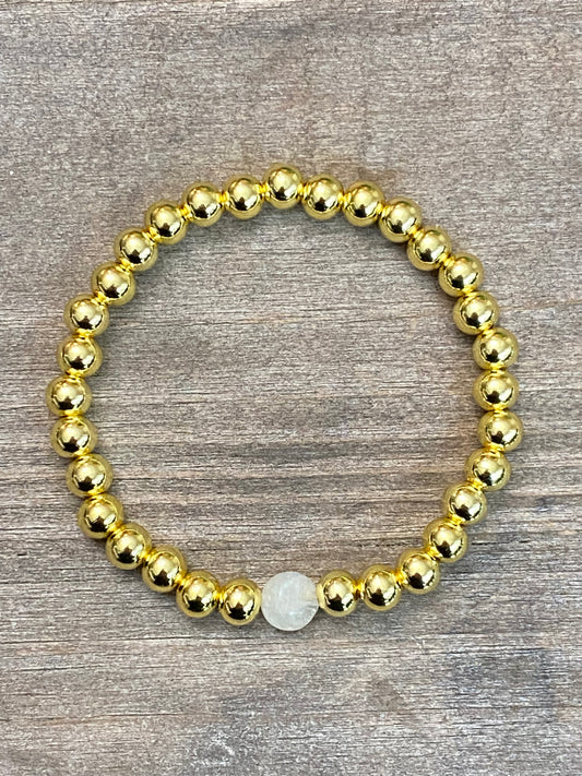 Bracelet en or avec pierre de lune