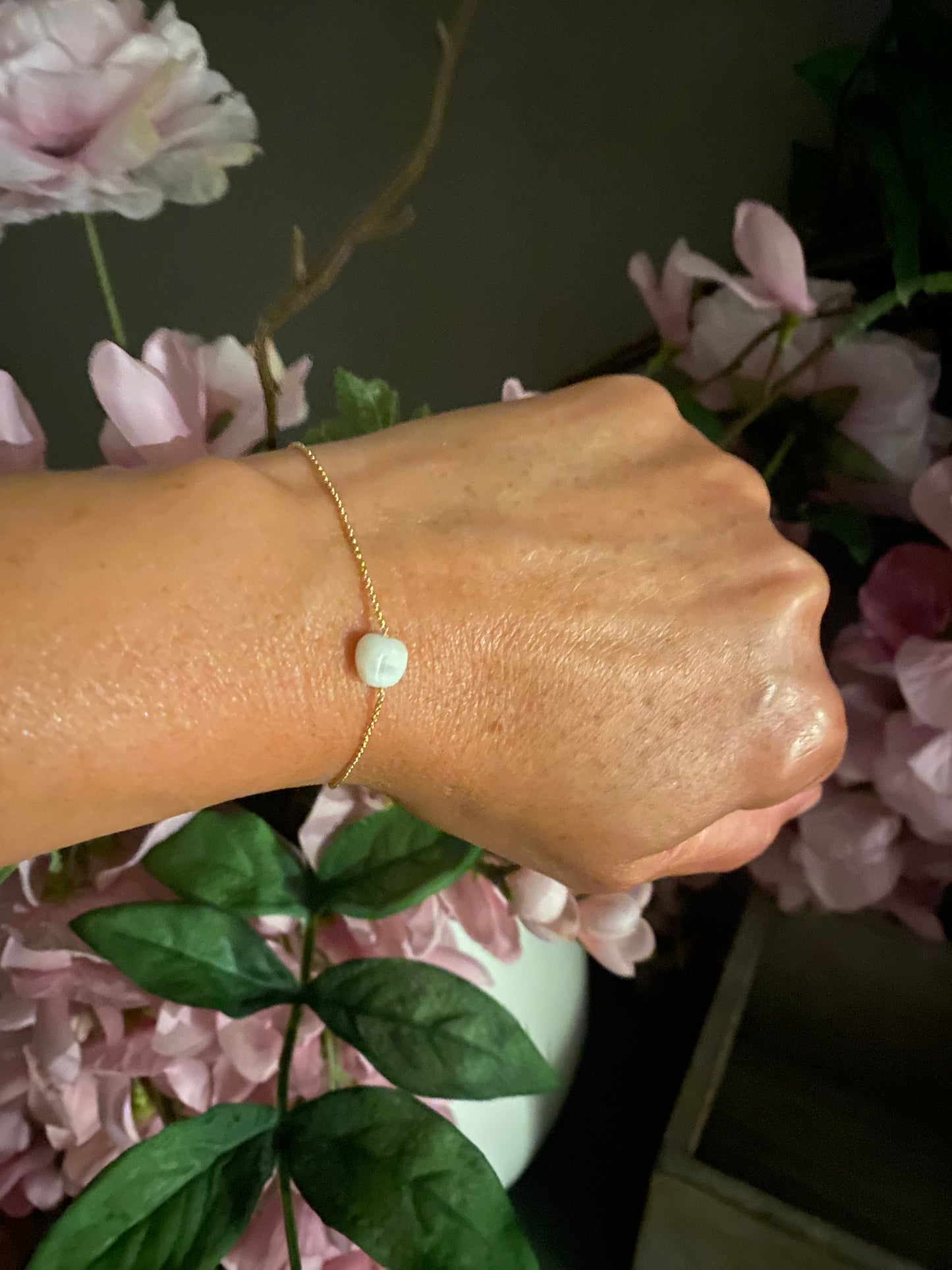 Bracelet chaîne doré avec pierre de lune