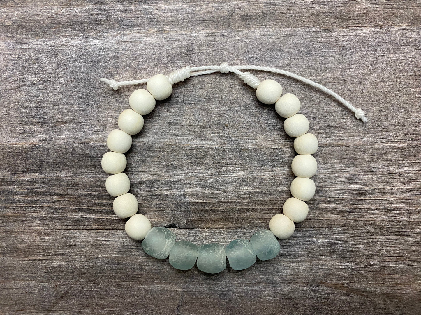 Bracelet blanc des îles
