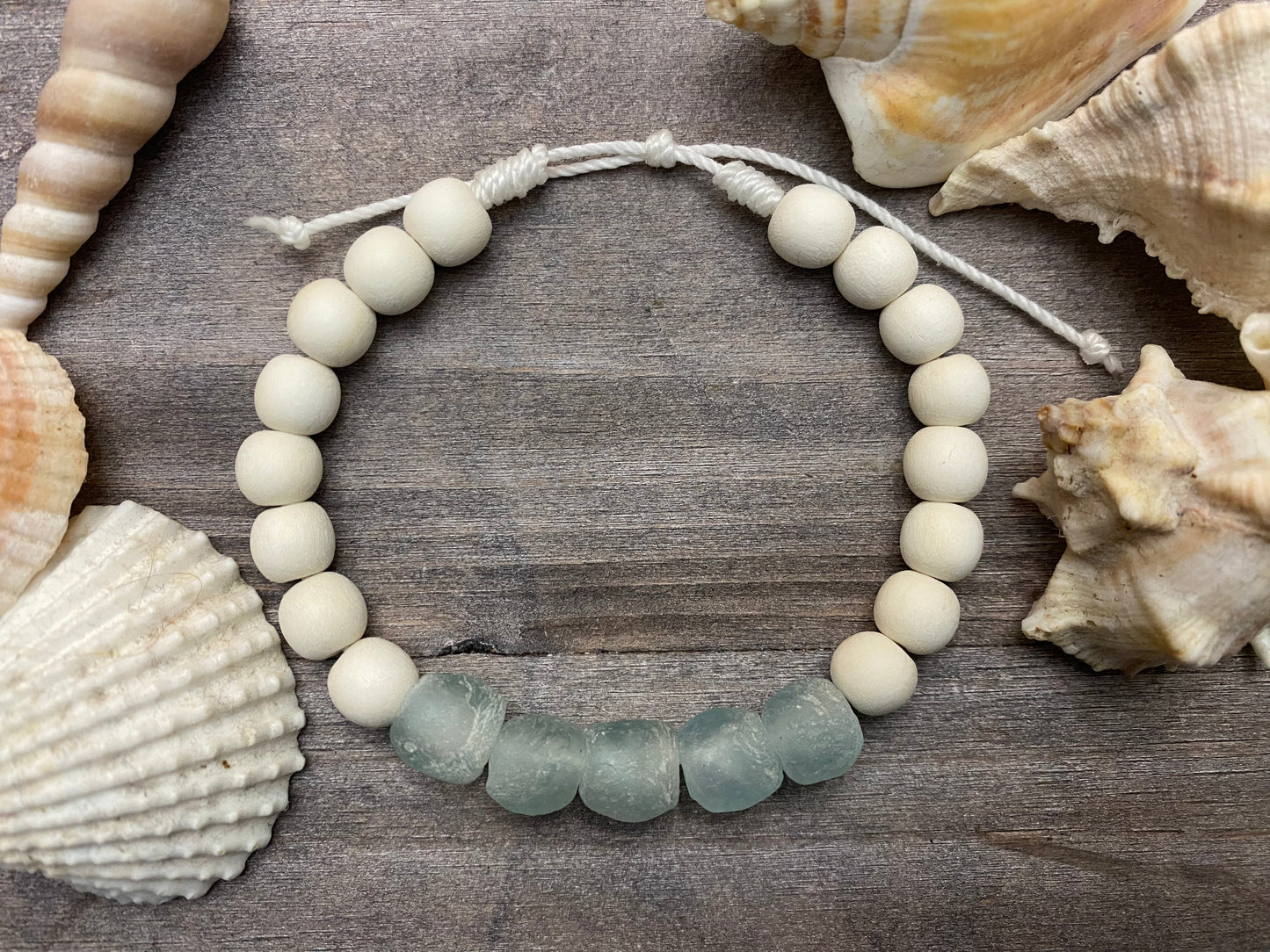 Bracelet blanc des îles