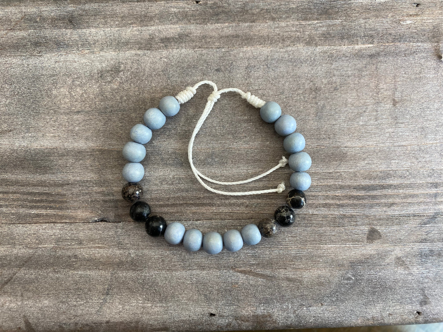 Bracelet Down to Earth en bois gris et jaspe