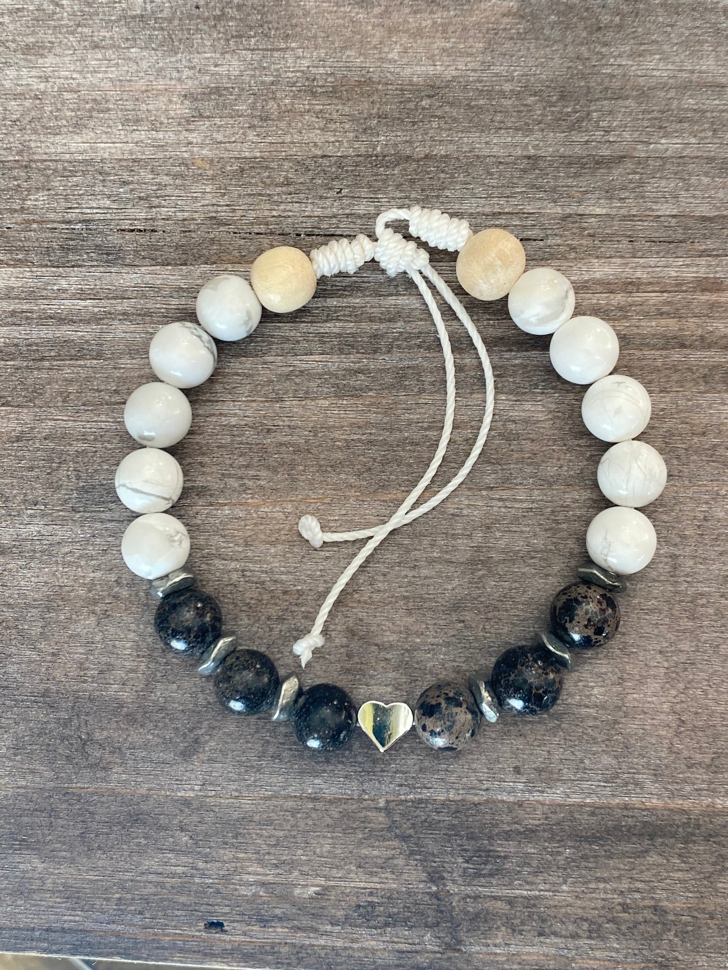 Bracelet Petits Coeurs Noir et Blanc