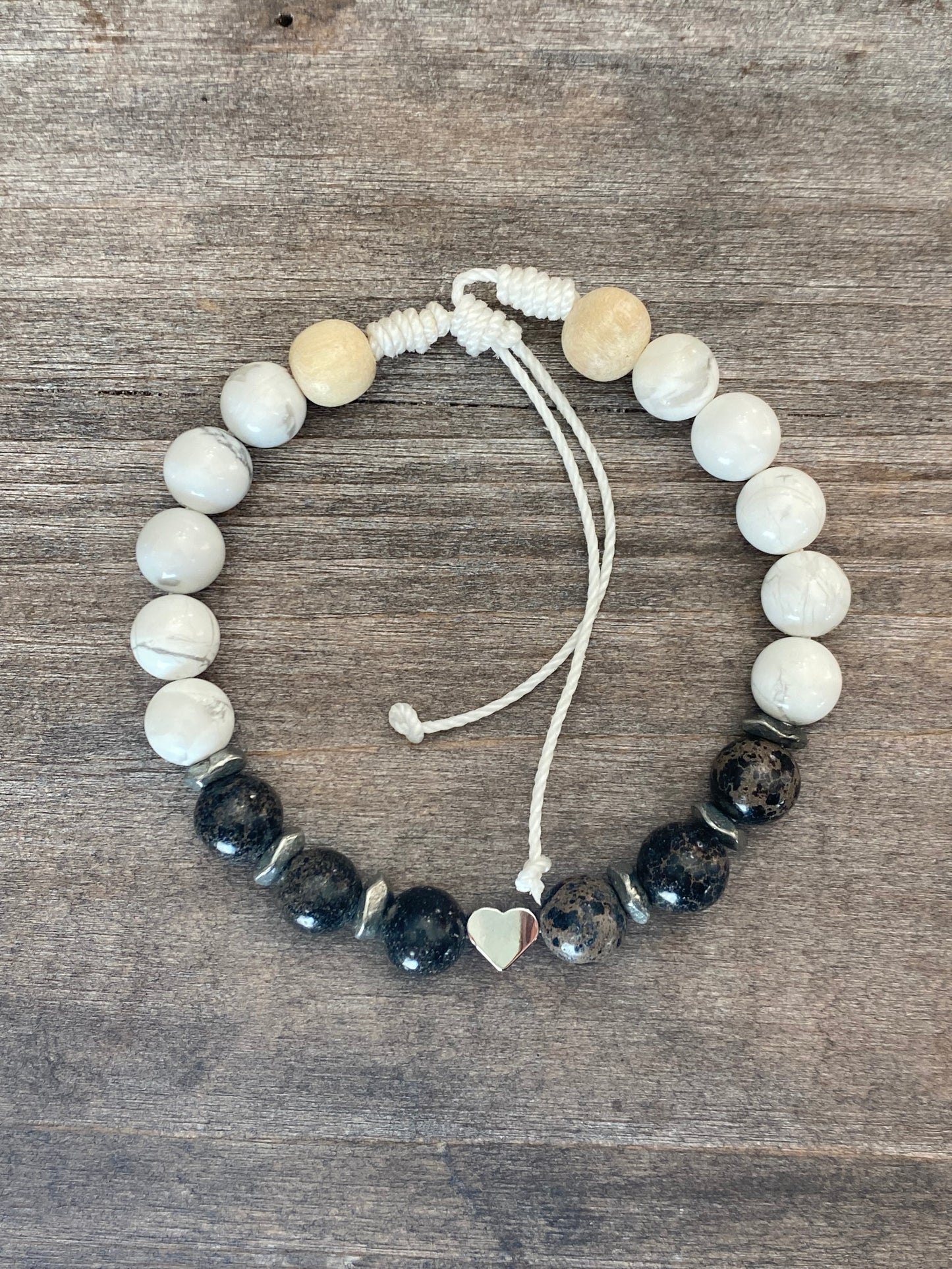 Bracelet Petits Coeurs Noir et Blanc