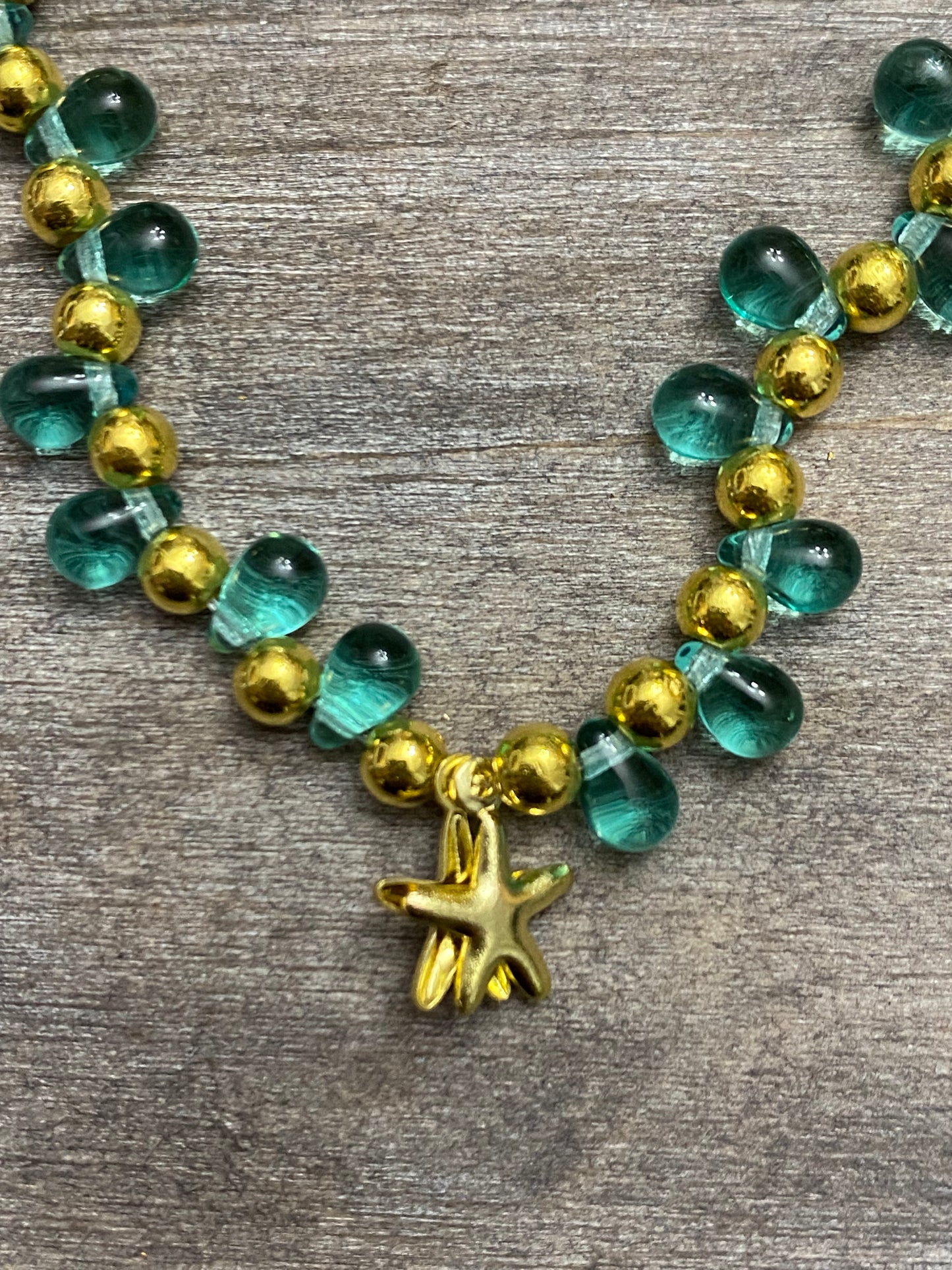 Bracelet étoile de mer en forme de larme turquoise de Tiny Oceans
