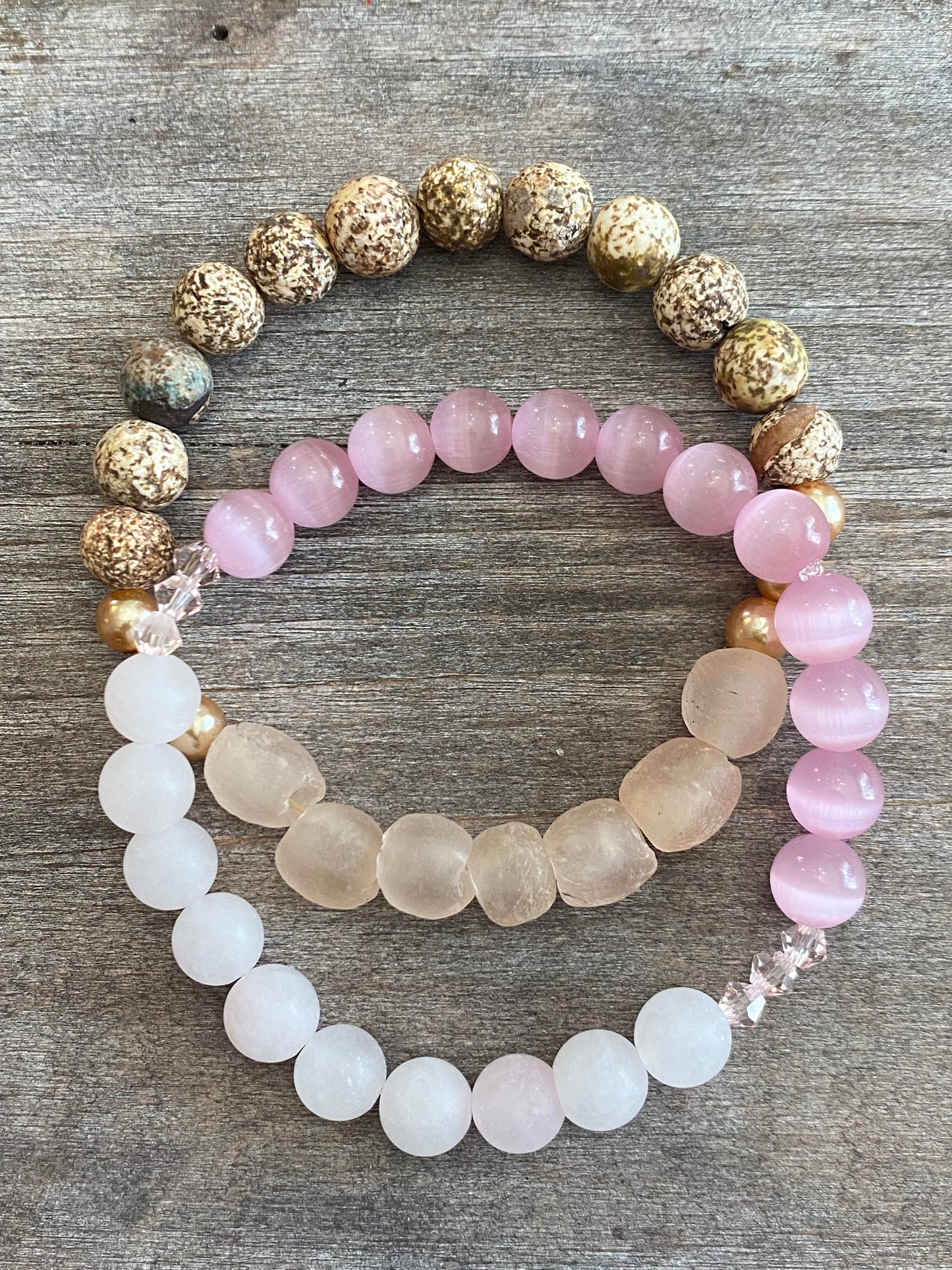 Pile de bracelets Blush