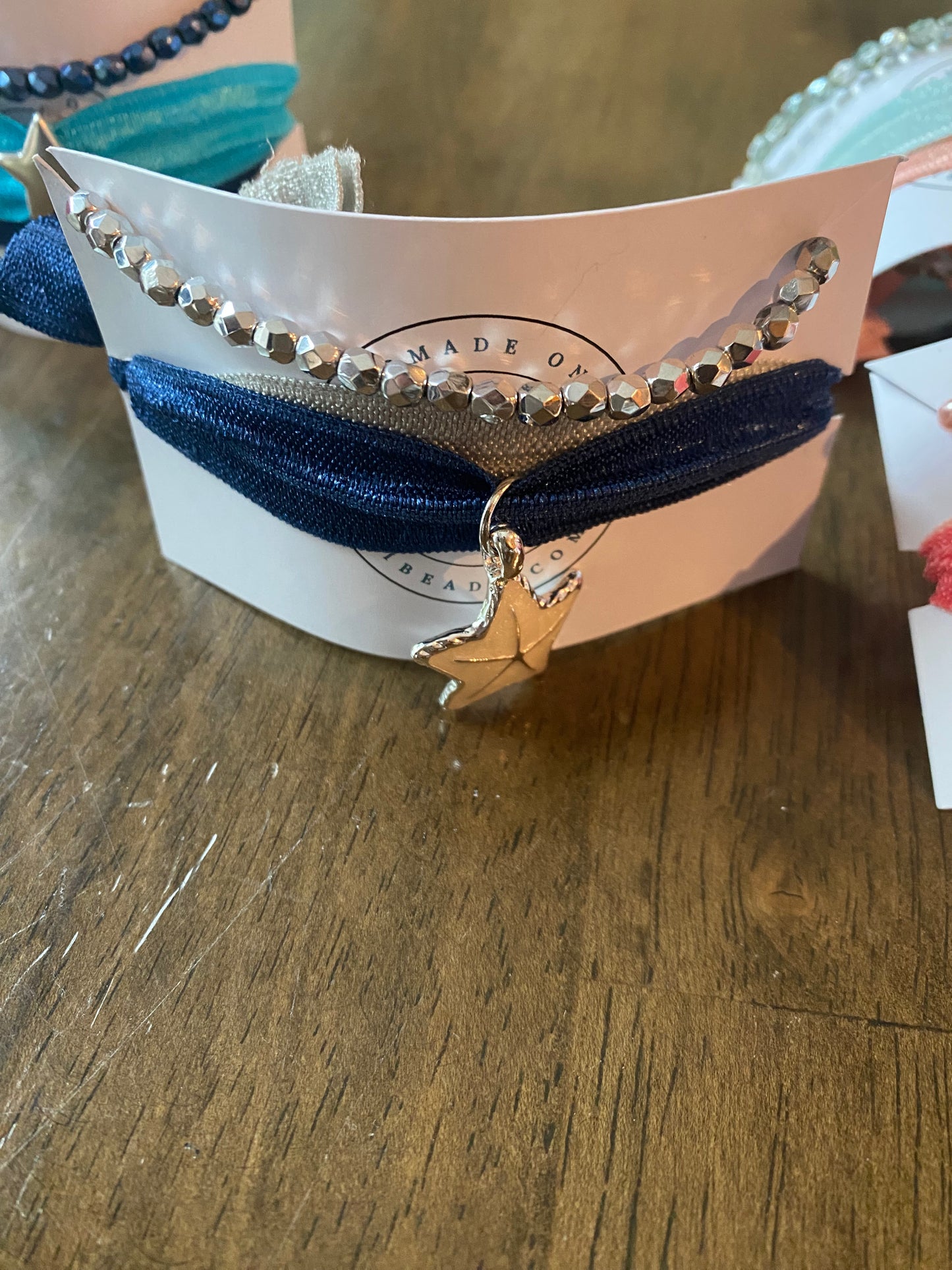 Conjunto de cinta para el pelo y pulsera