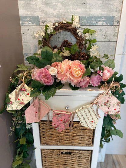 Cottage Rose Festive Garland